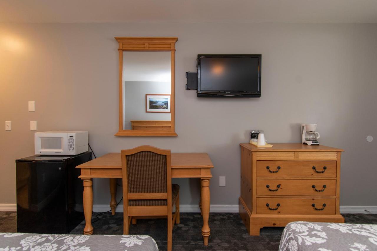 Marine Village 3* Lake George